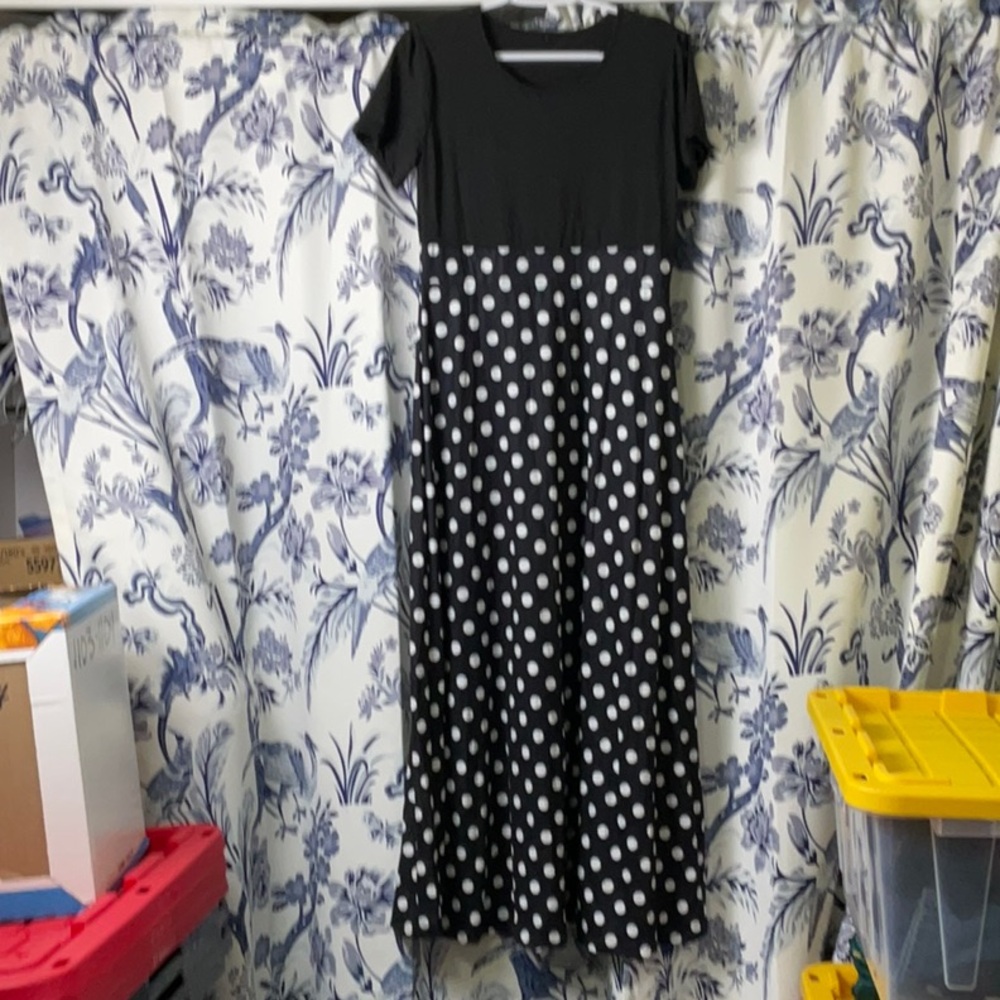 Chic Black and White Polka Dot Maxi Dress